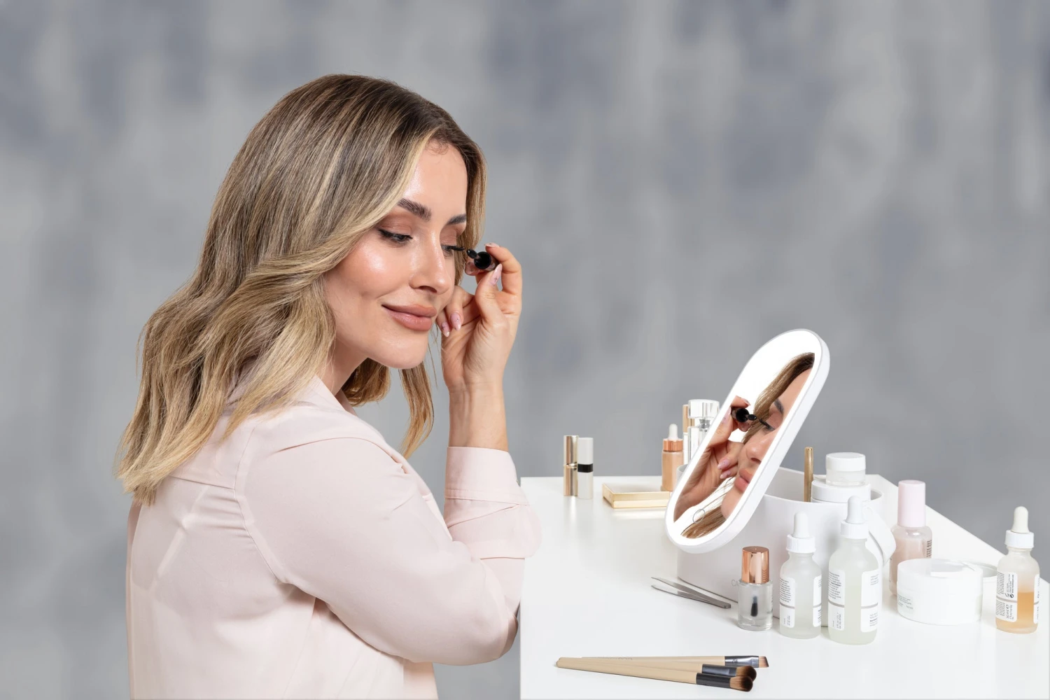 Carmen Cosmetic Storage With Led Mirror White 2 Carmen Cosmetic Storage With Led Mirror White - Image 2