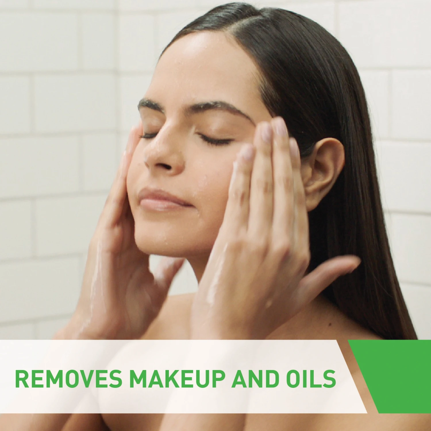 CeraVe Hydrating Cleanser 473ml 2 CeraVe Hydrating Cleanser 473ml - Image 2