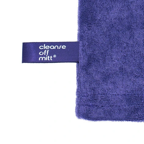 Skingredients X Cleanse Off Mitt Reusable Makeup Removal Tool X4 2 Skingredients X Cleanse Off Mitt Reusable Makeup Removal Tool X4 - Image 2